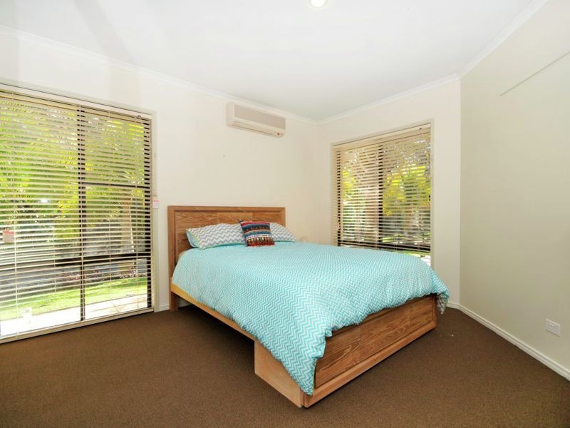 64 Hayward Ave, Cashmere QLD 4500
