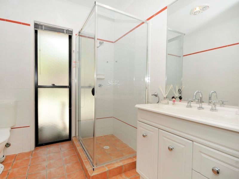 64 Hayward Ave, Cashmere QLD 4500