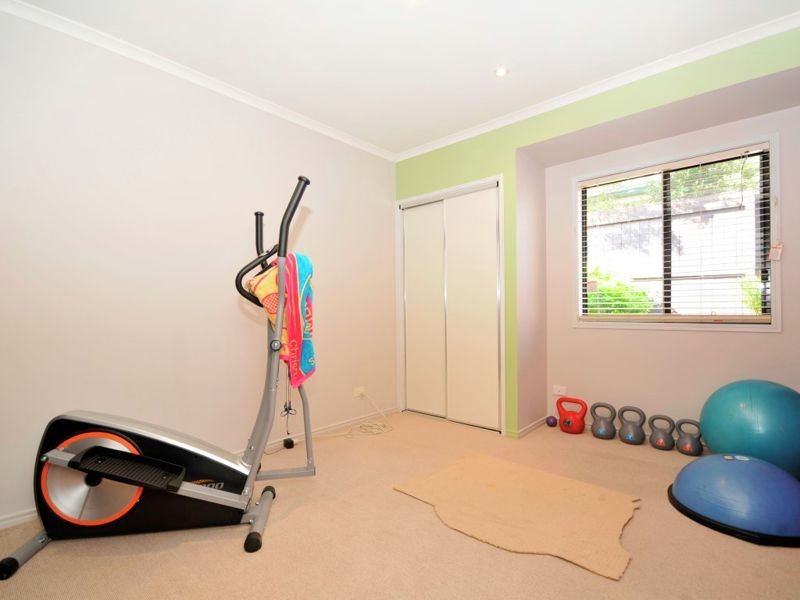 64 Hayward Ave, Cashmere QLD 4500