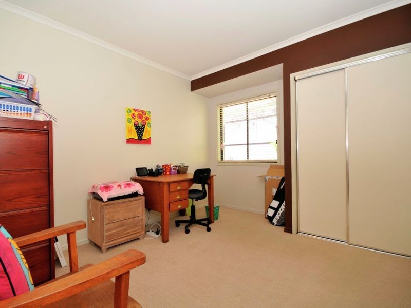 64 Hayward Ave, Cashmere QLD 4500