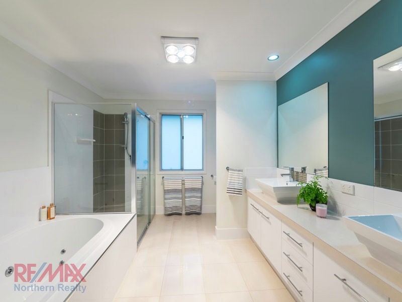 11 confluence ct, Eatons Hill QLD 4037