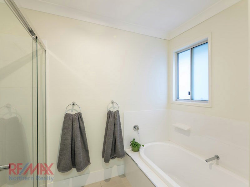 11 confluence ct, Eatons Hill QLD 4037