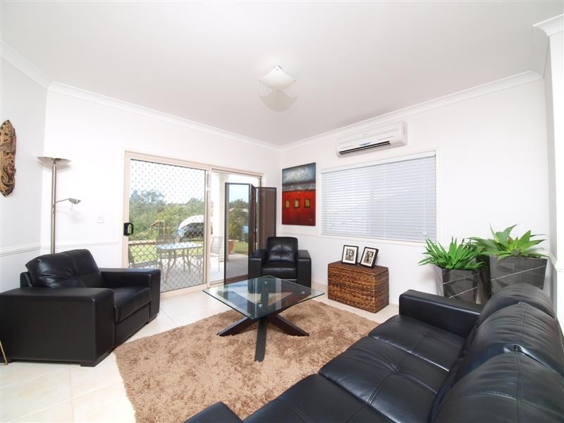 24 Silkyoak Way, Albany Creek QLD 4035