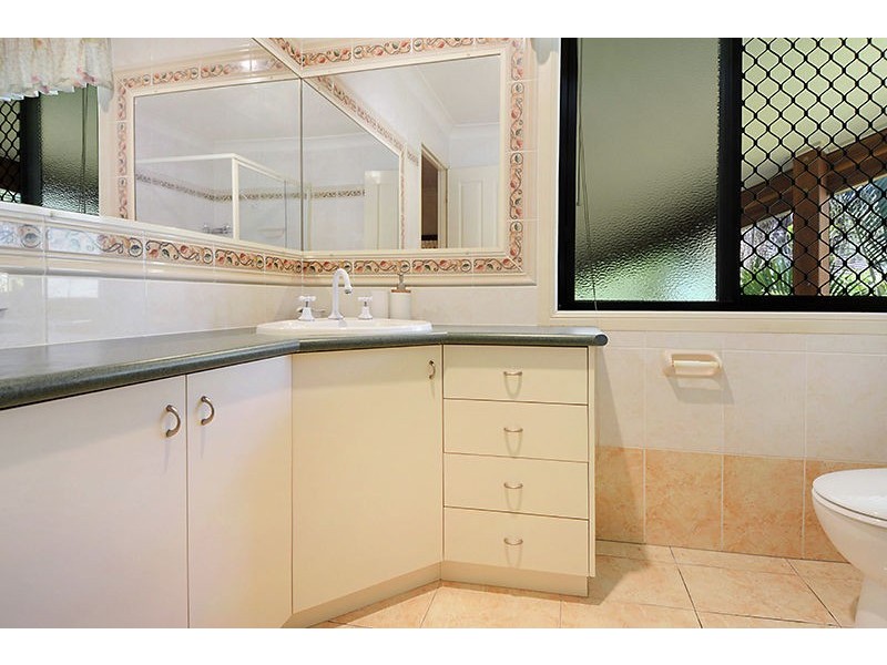 10 Cardiff Close, Bridgeman Downs QLD 4035