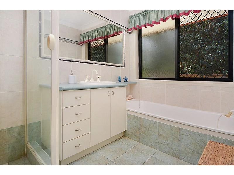 10 Cardiff Close, Bridgeman Downs QLD 4035