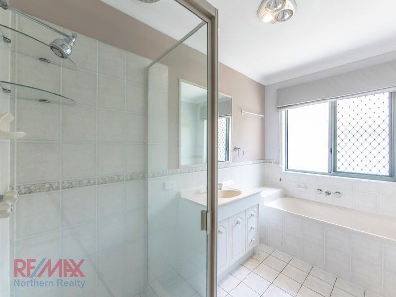 77 Cambridge Crescent, Fitzgibbon QLD 4018