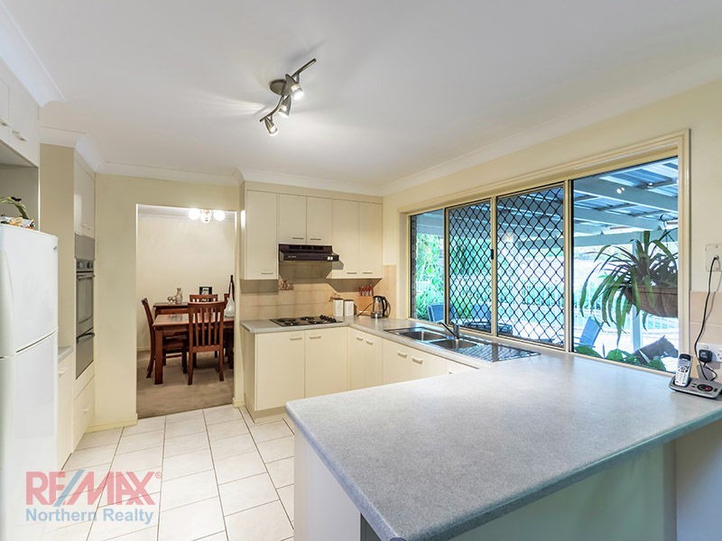 8 Blaxland Close, Albany Creek QLD 4035