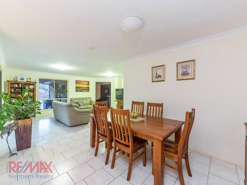 8 Blaxland Close, Albany Creek QLD 4035