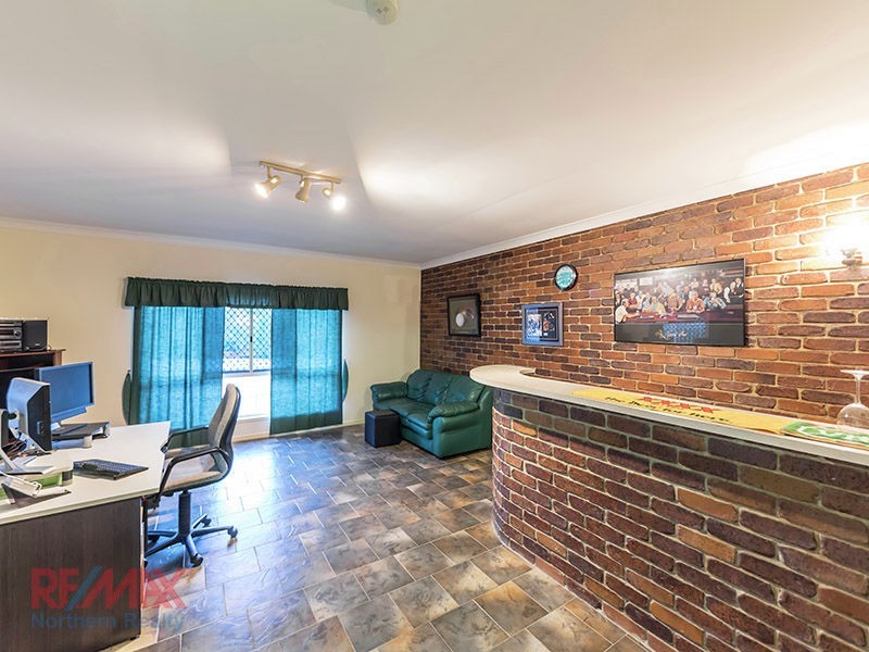 8 Blaxland Close, Albany Creek QLD 4035