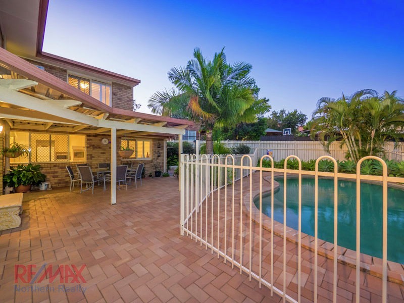 8 Blaxland Close, Albany Creek QLD 4035
