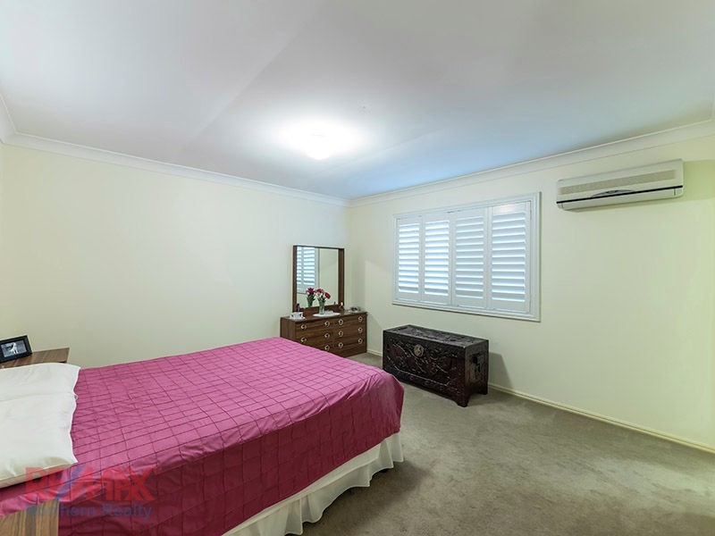 8 Blaxland Close, Albany Creek QLD 4035