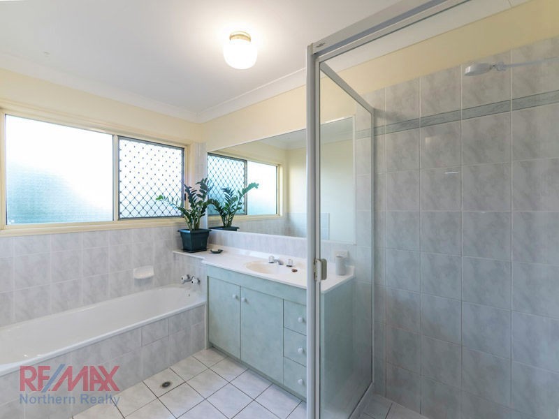 8 Blaxland Close, Albany Creek QLD 4035