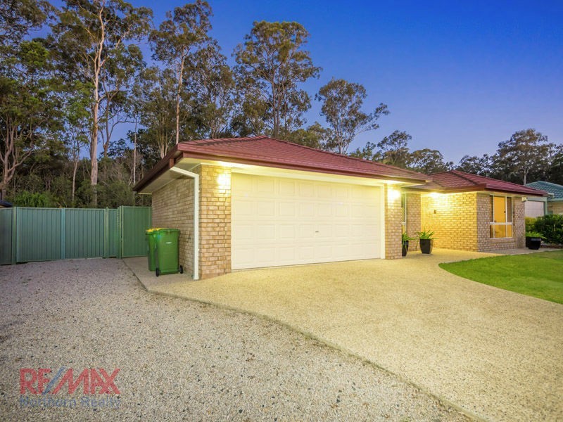 27 Fred Campbell Dve, Albany Creek QLD 4035
