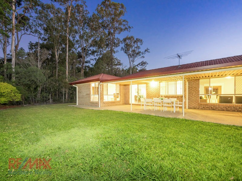27 Fred Campbell Dve, Albany Creek QLD 4035