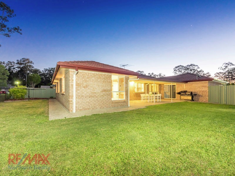 27 Fred Campbell Dve, Albany Creek QLD 4035