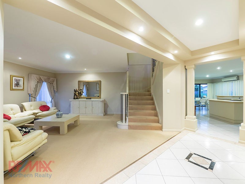 8 Triantha Ct, Albany Creek QLD 4035