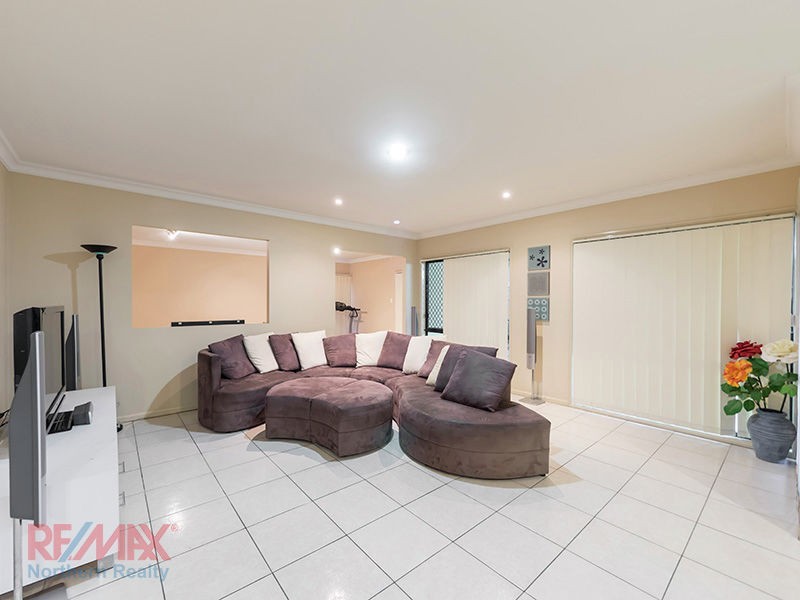 8 Triantha Ct, Albany Creek QLD 4035