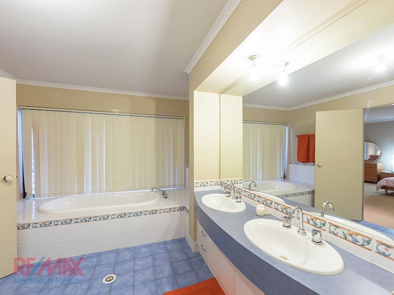 8 Triantha Ct, Albany Creek QLD 4035