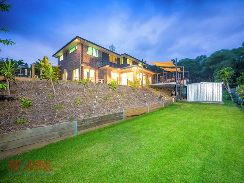 9 Hugh Place, Cashmere QLD 4500