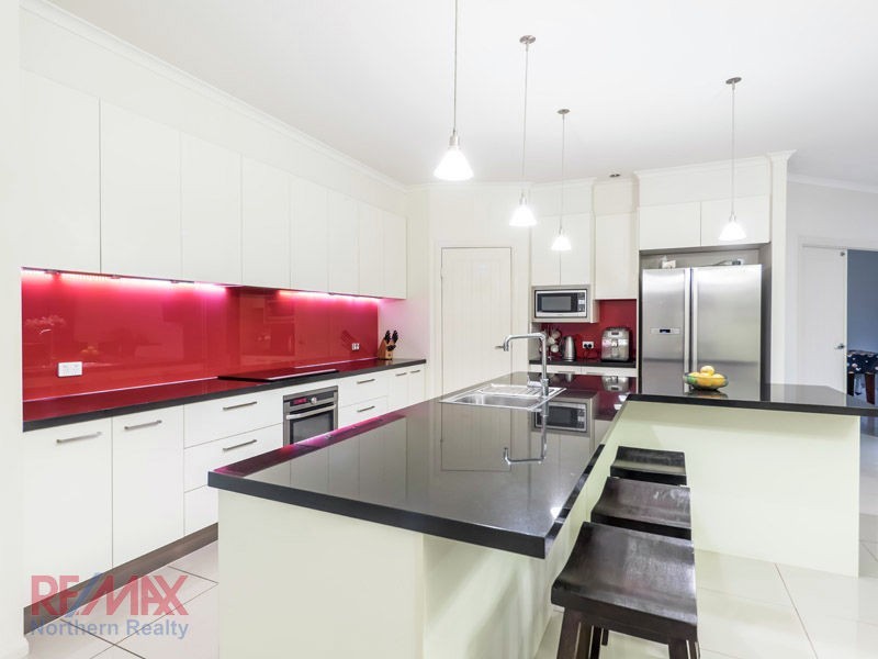 9 Hugh Place, Cashmere QLD 4500