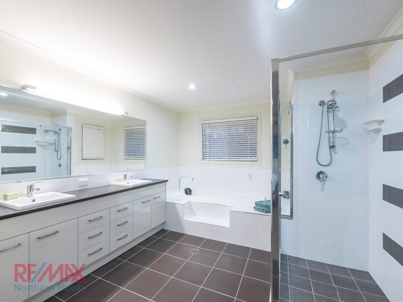 9 Hugh Place, Cashmere QLD 4500