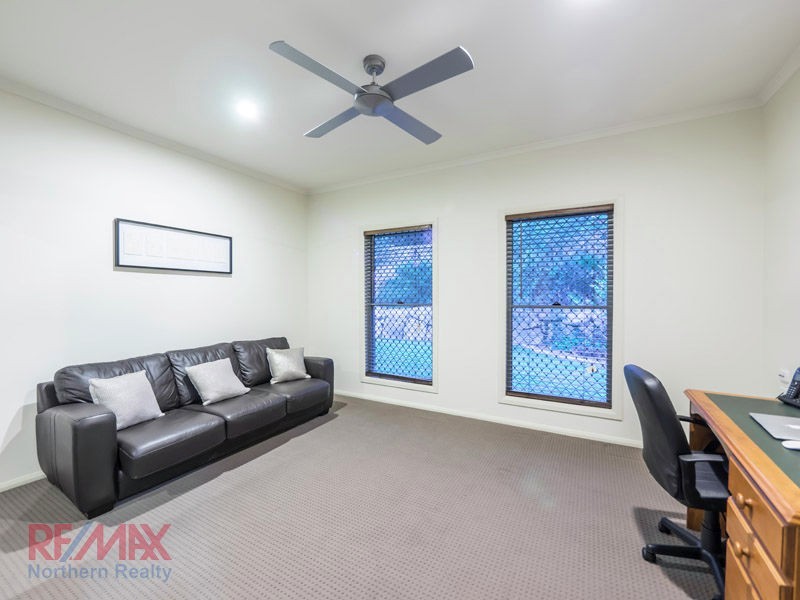 9 Hugh Place, Cashmere QLD 4500