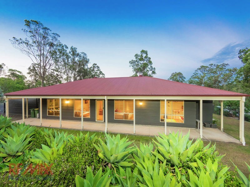 8 Willem Dve, Draper QLD 4520