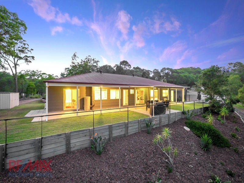 8 Willem Dve, Draper QLD 4520