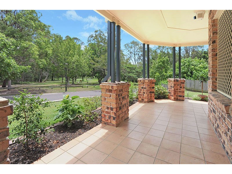 2 Highland Place, Bridgeman Downs QLD 4035