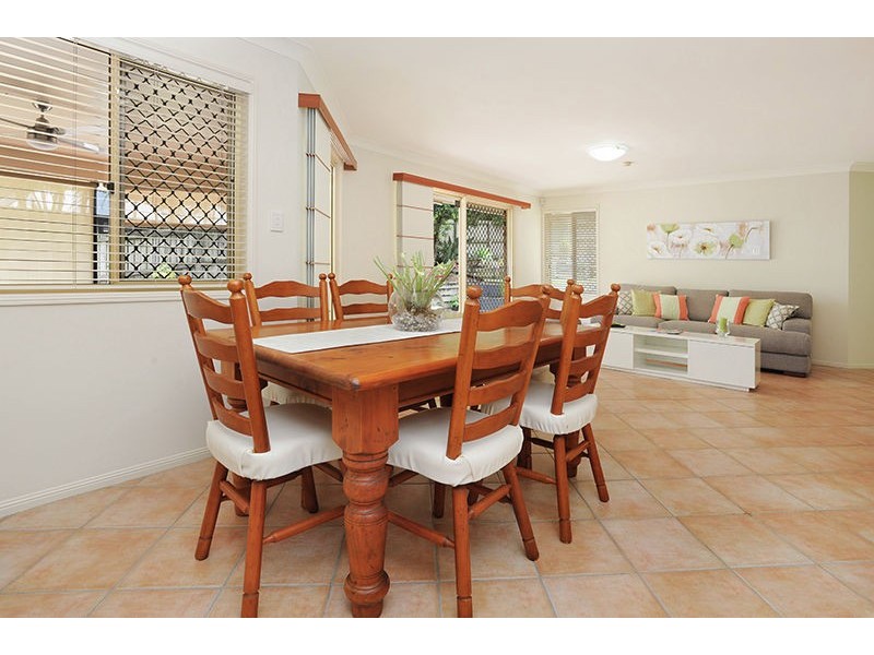 2 Highland Place, Bridgeman Downs QLD 4035