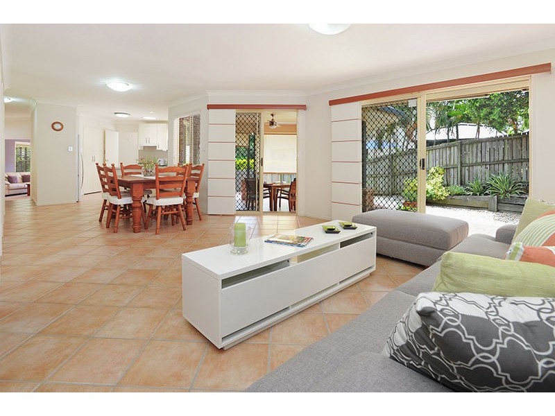 2 Highland Place, Bridgeman Downs QLD 4035