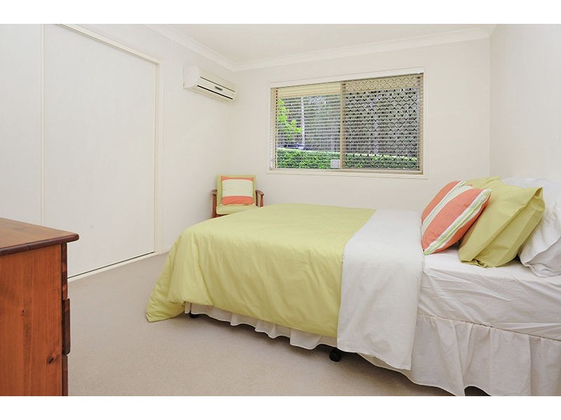 2 Highland Place, Bridgeman Downs QLD 4035