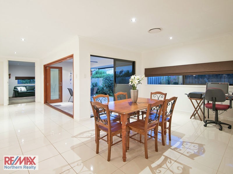 25 Crossing Drive, Eatons Hill QLD 4037