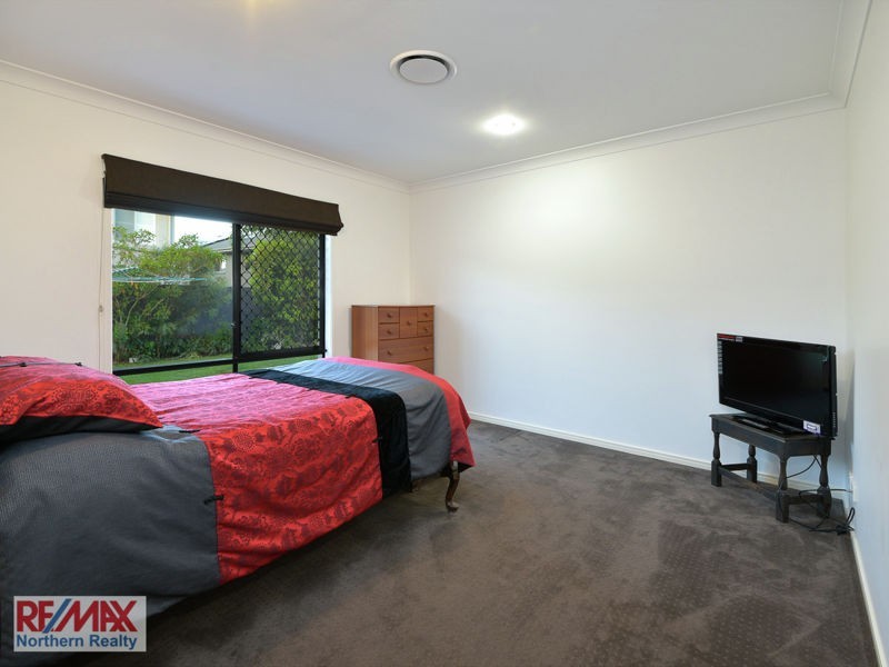 25 Crossing Drive, Eatons Hill QLD 4037