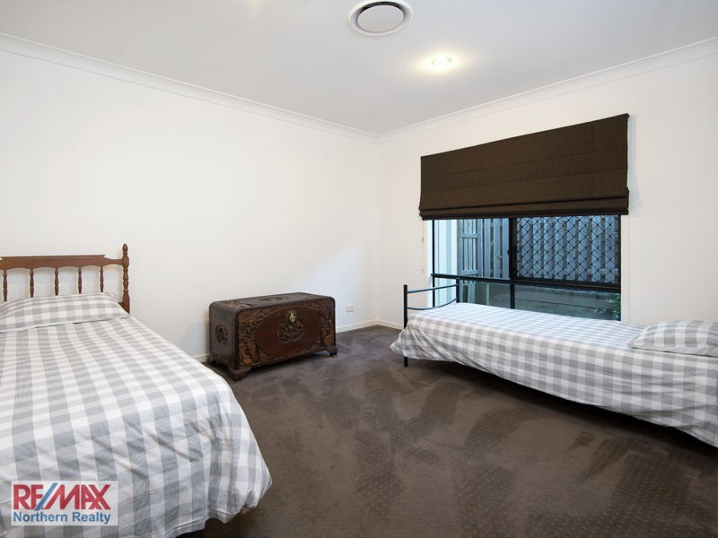 25 Crossing Drive, Eatons Hill QLD 4037