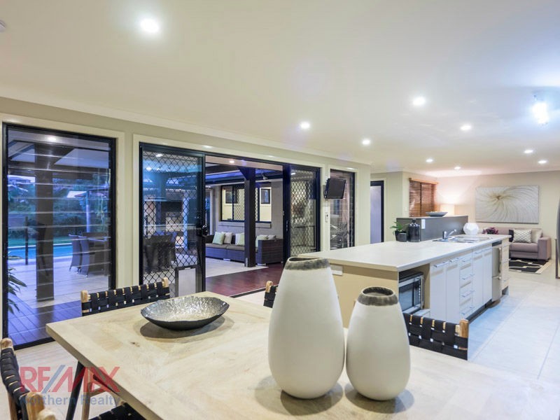 2 Diorama Ct, Eatons Hill QLD 4037