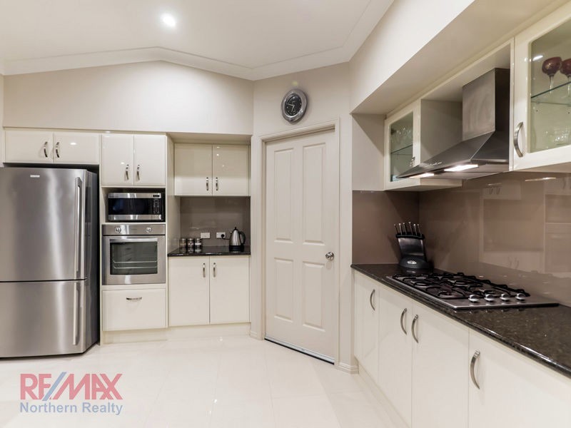 35 Links Cr, Joyner QLD 4500