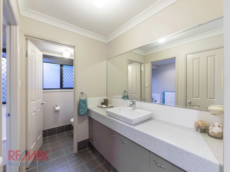 35 Links Cr, Joyner QLD 4500