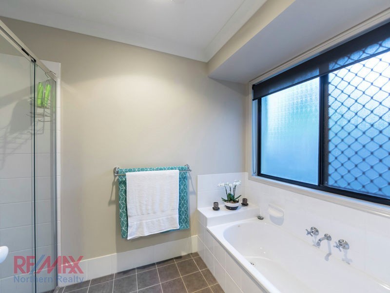 35 Links Cr, Joyner QLD 4500