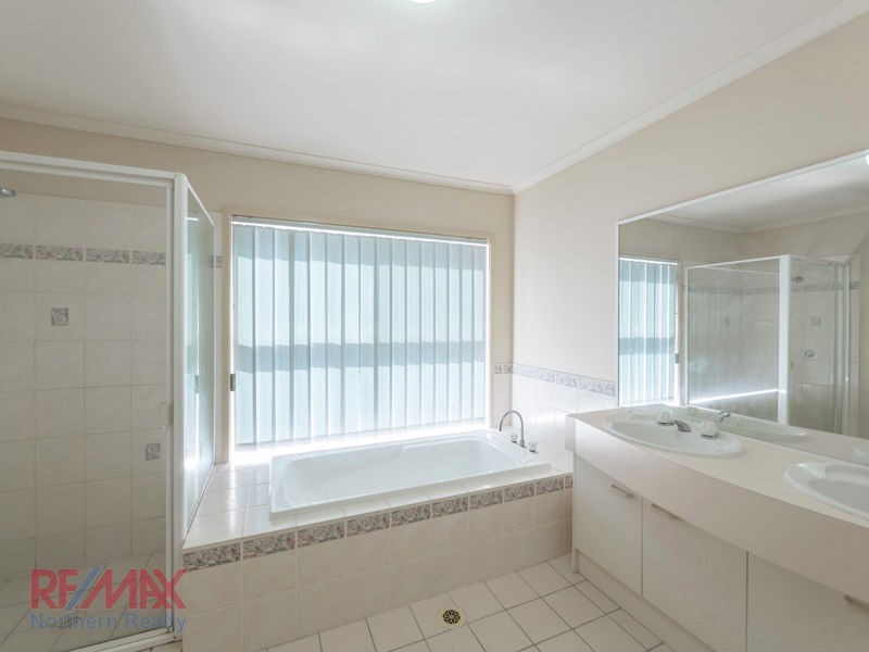 28 Karri Place, Bridgeman Downs QLD 4035