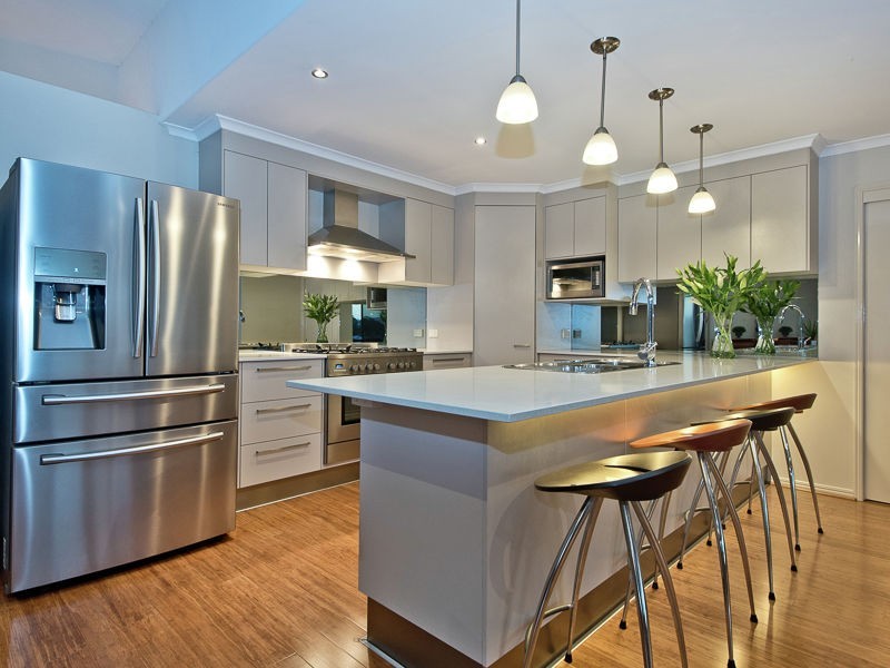 18 Alberic Court, Eatons Hill QLD 4037