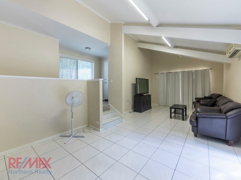 42 Cassandra Street, Chapel Hill QLD 4069