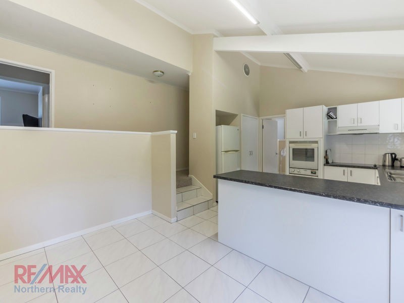 42 Cassandra Street, Chapel Hill QLD 4069