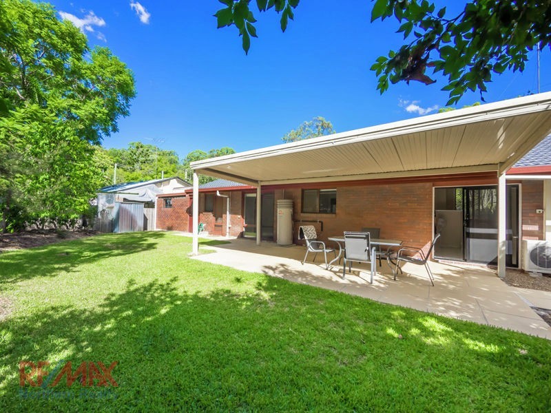42 Cassandra Street, Chapel Hill QLD 4069