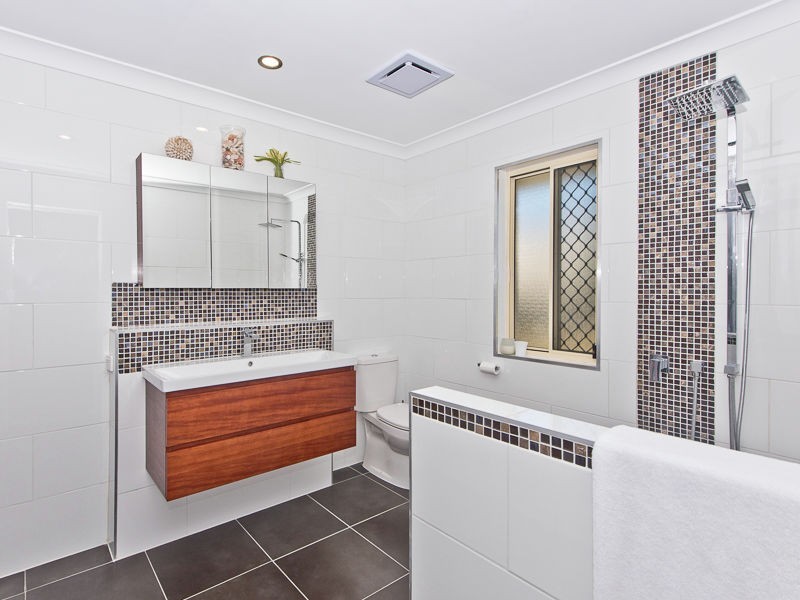 24 North Aston Court, Bray Park QLD 4500