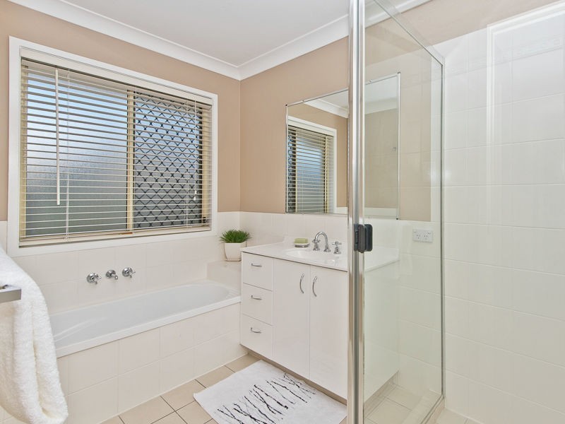 24 North Aston Court, Bray Park QLD 4500