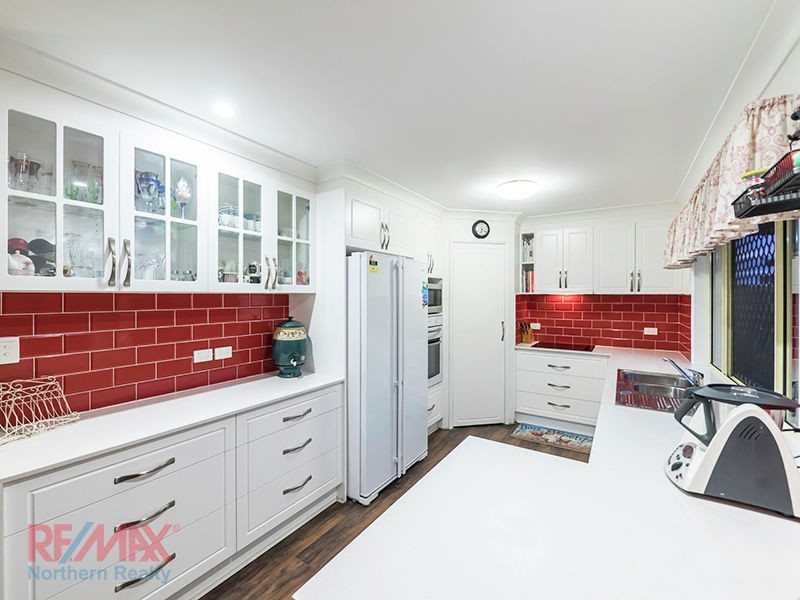 8 Gum Leaf Court, Albany Creek QLD 4035