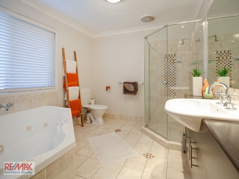 13 Bowerbird Ct, Cashmere QLD 4500