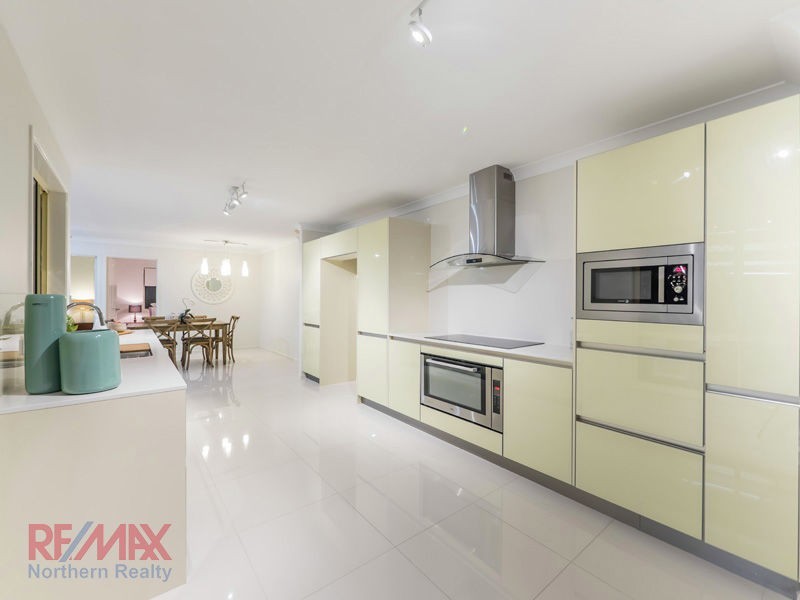 16 Egret Ct, Albany Creek QLD 4035