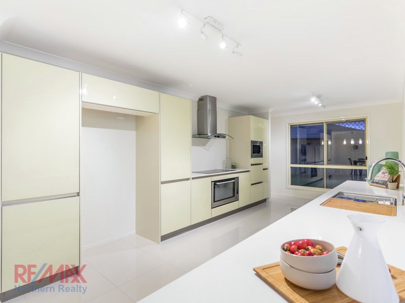 16 Egret Ct, Albany Creek QLD 4035